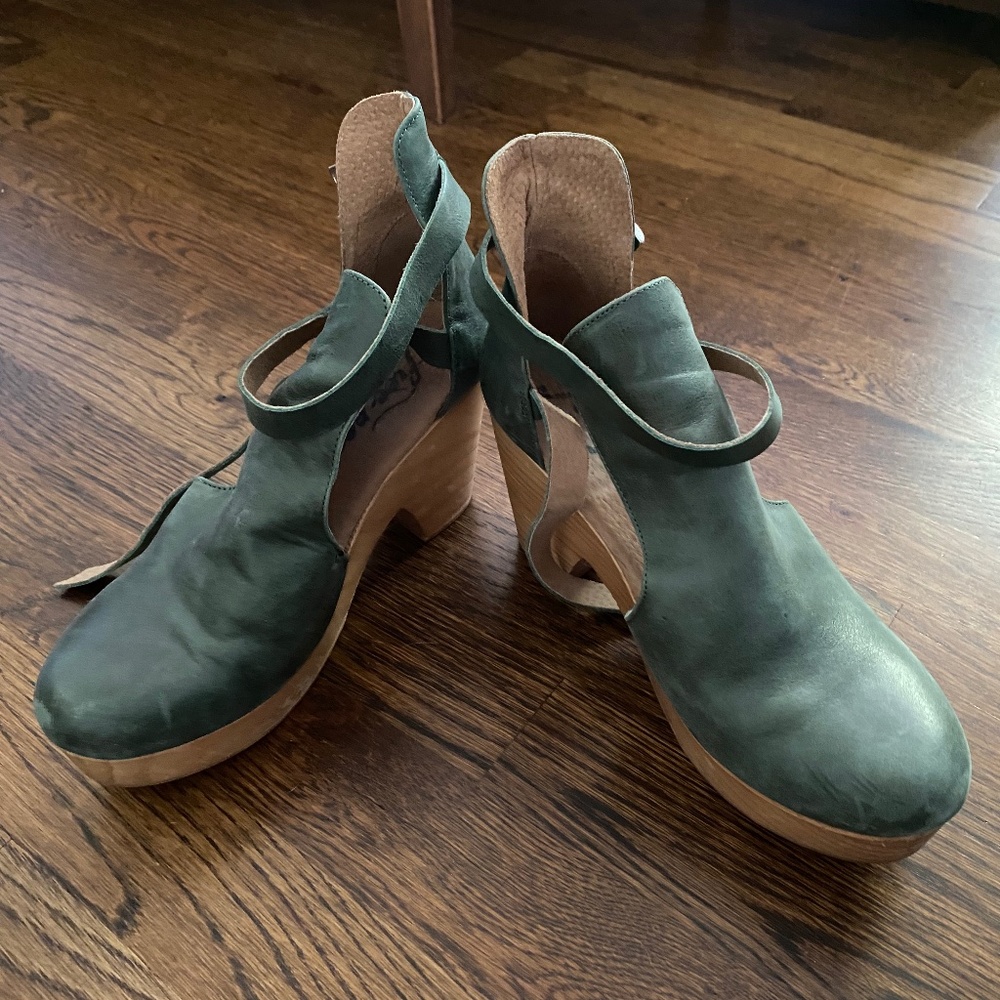 Free People clogs